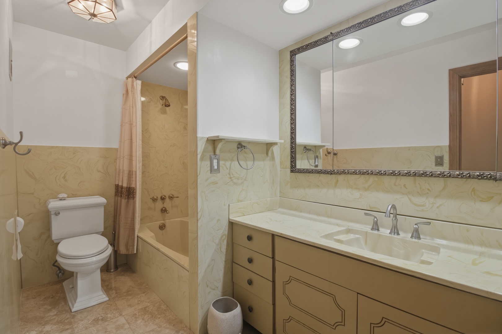 9529 Bronx Avenue 401 Property Photo 20