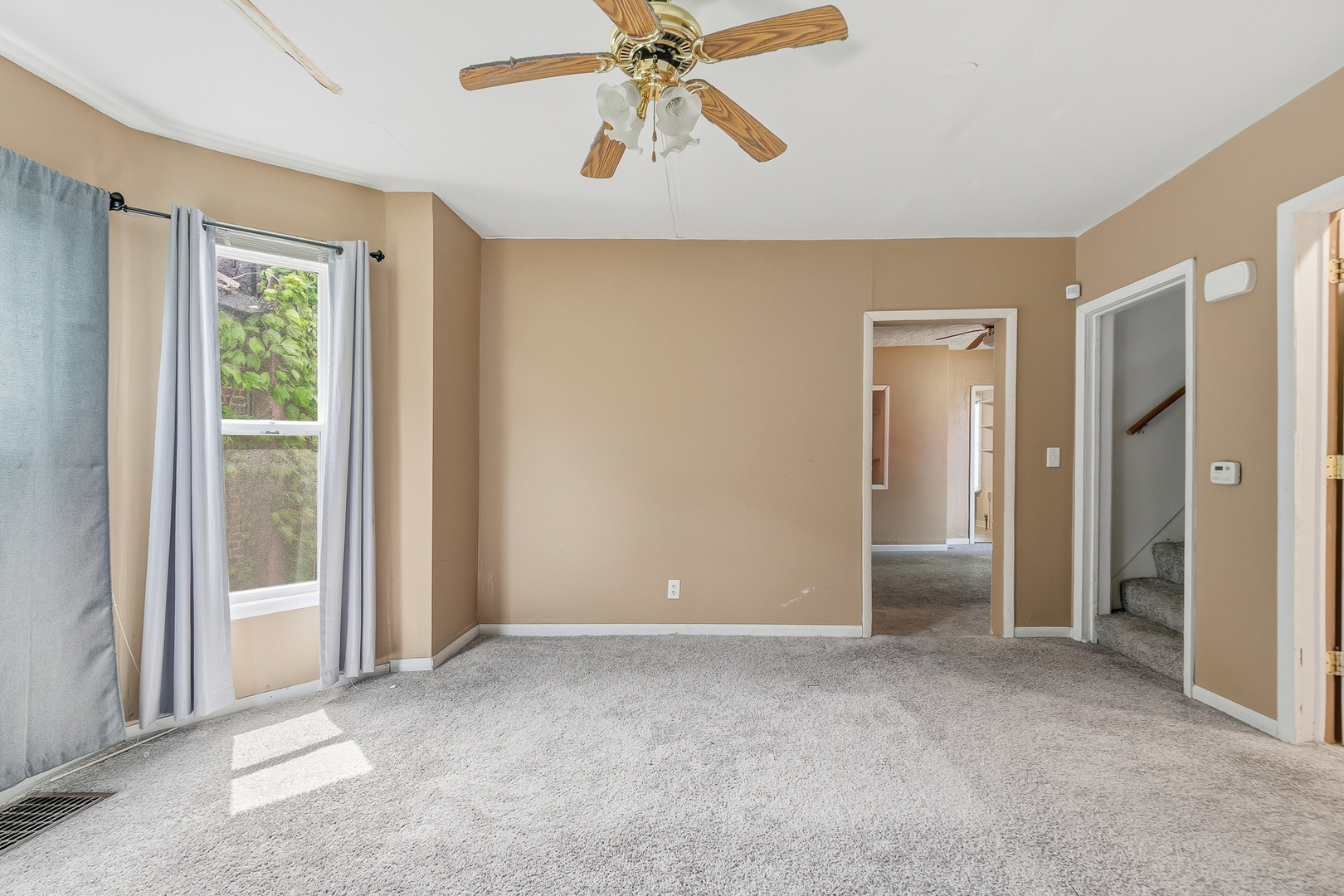 1545 W 2nd Street Property Photo 6