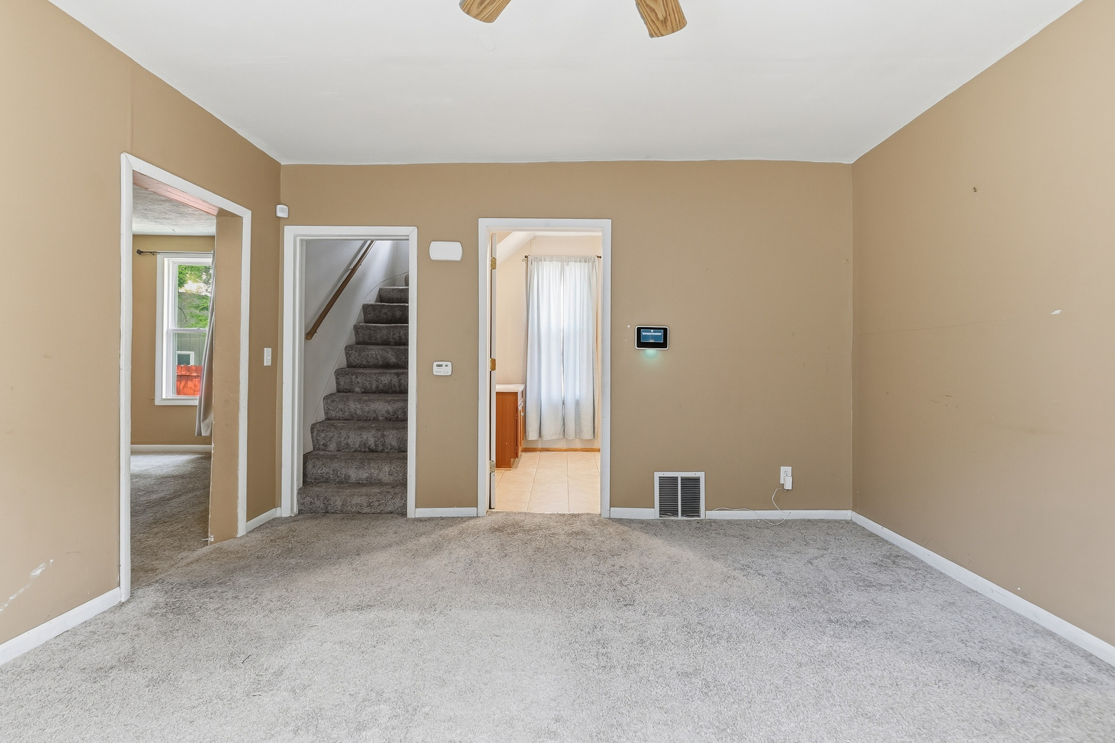 1545 W 2nd Street Property Photo 7