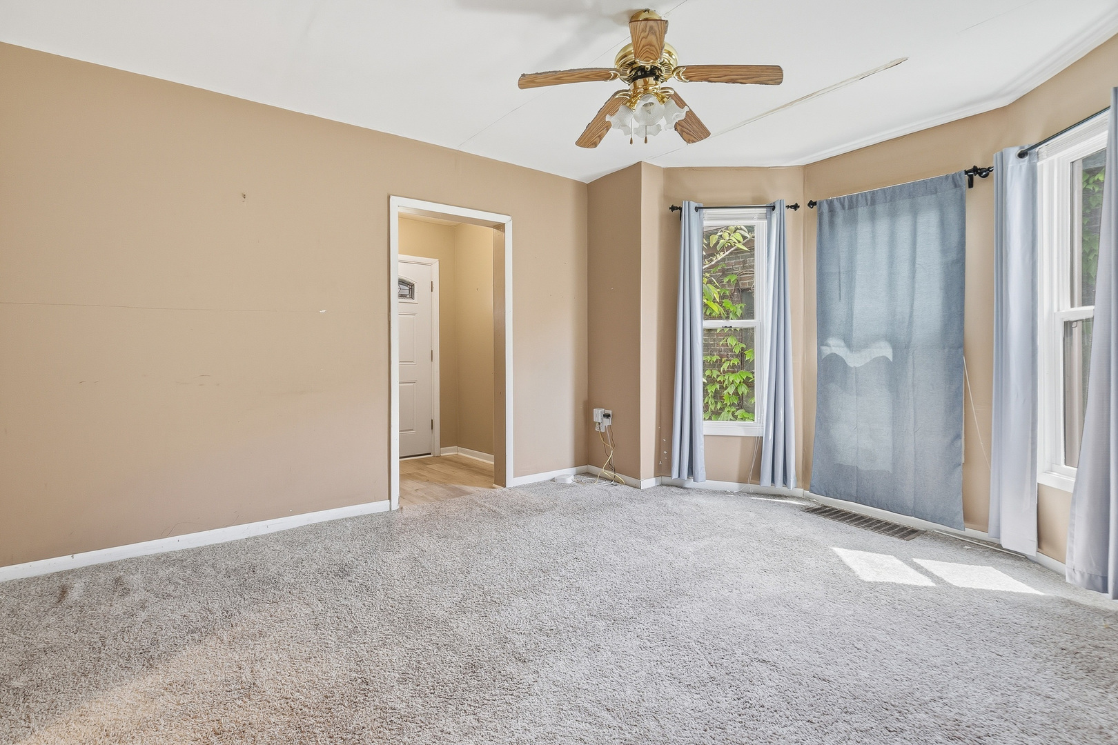 1545 W 2nd Street Property Photo 8