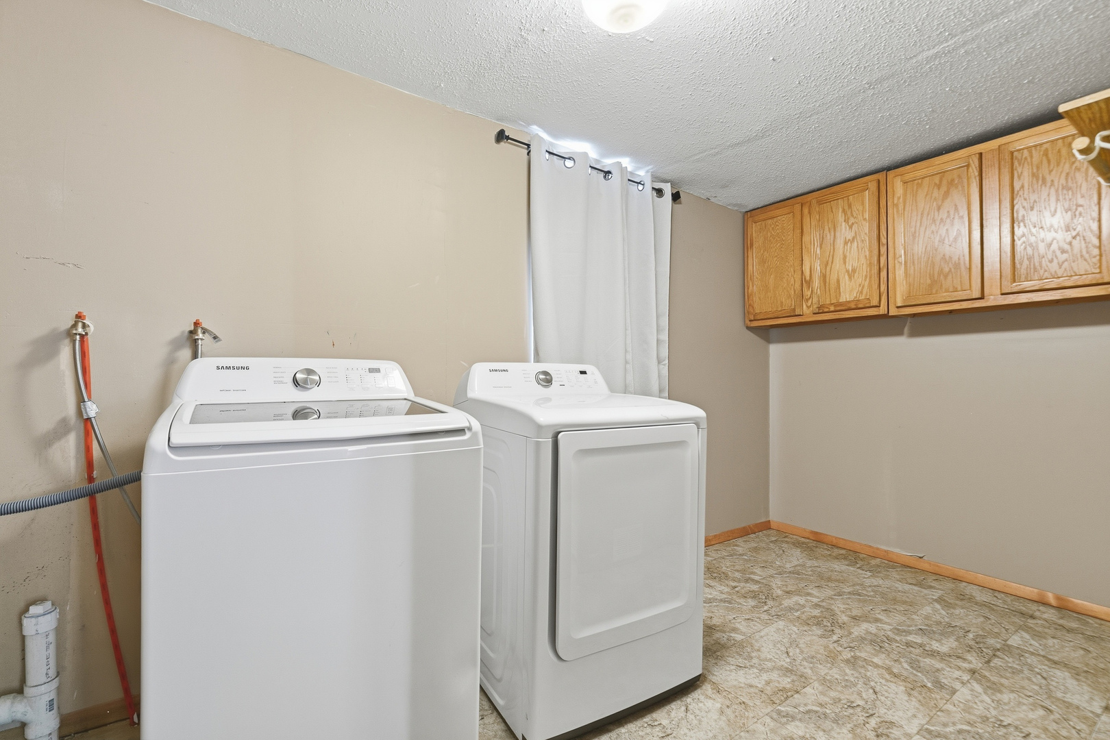 1545 W 2nd Street Property Photo 23