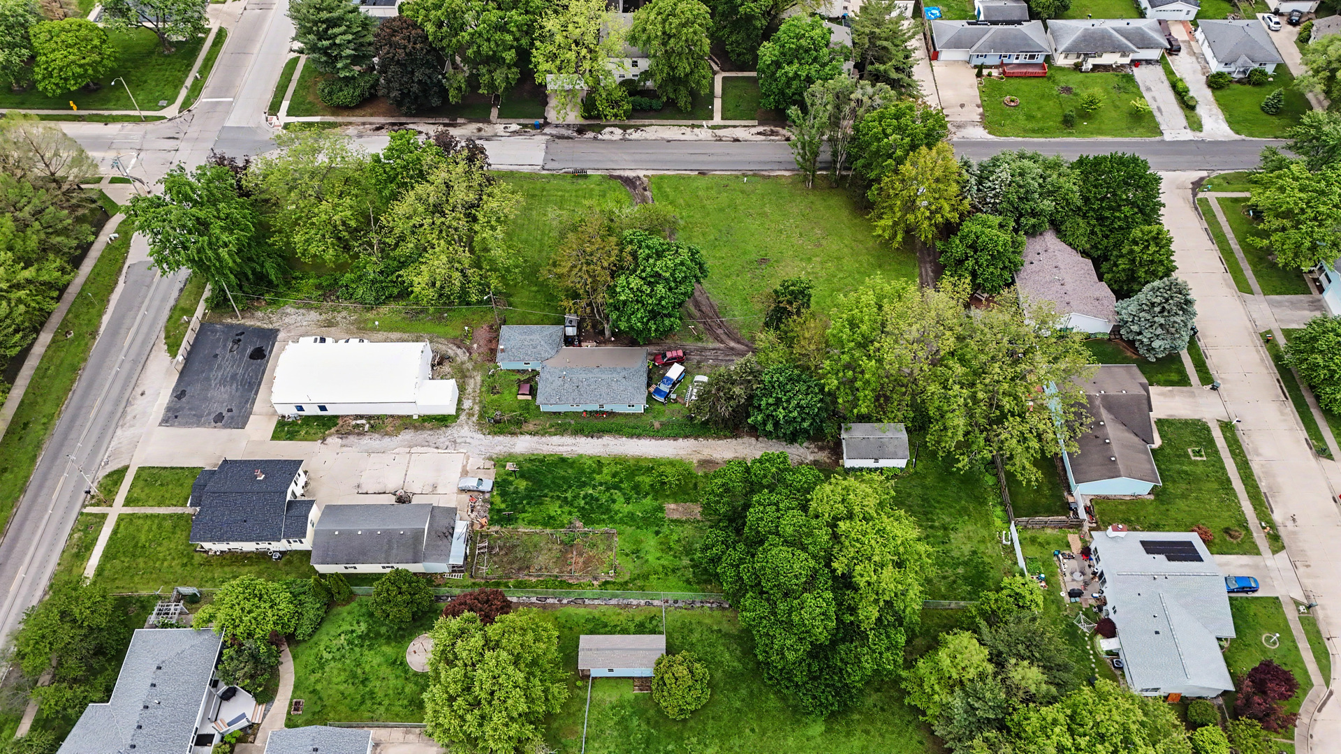 2404 W John Street Property Photo 18