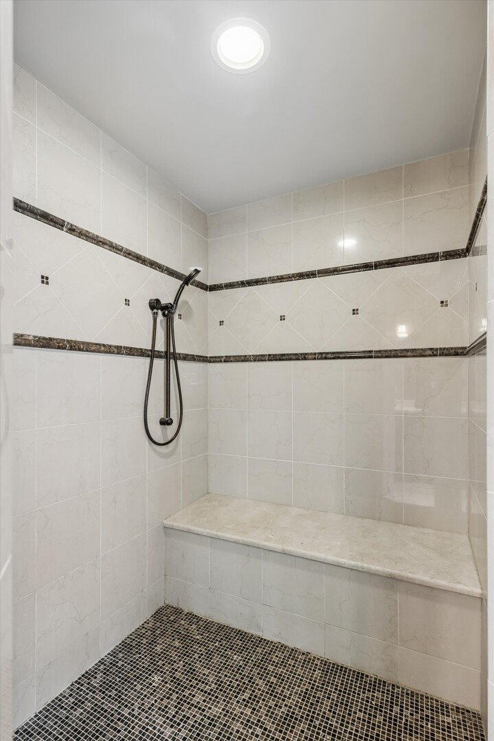 639 N Wright Street Property Photo 30