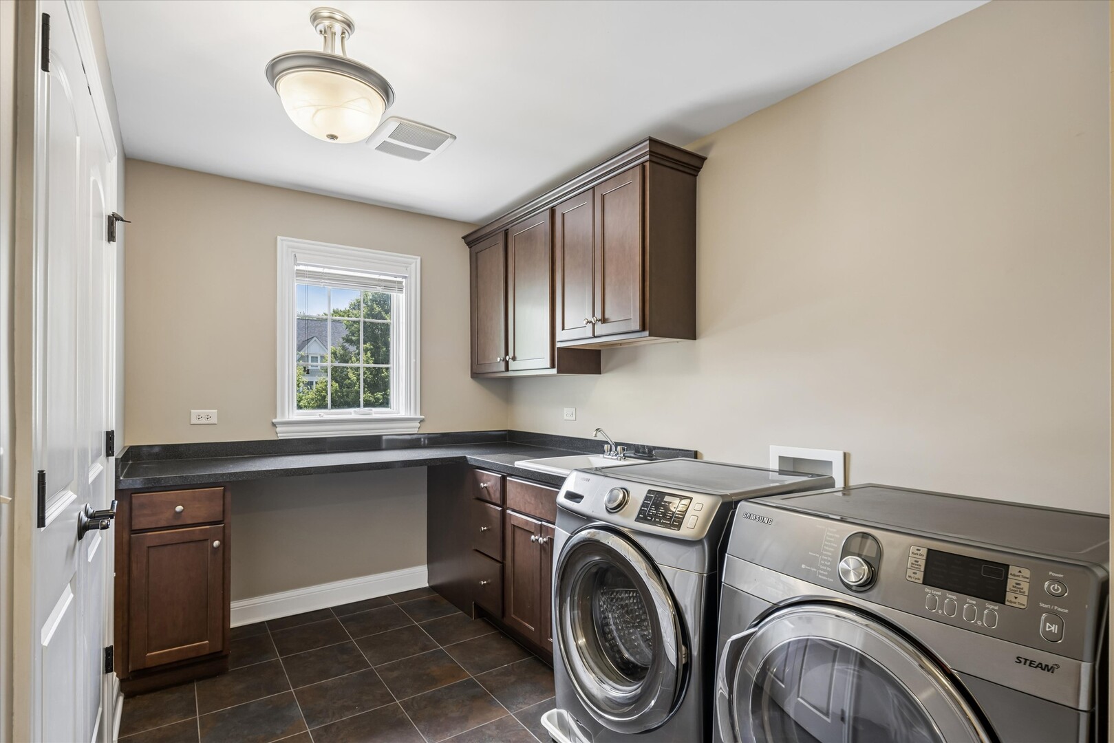 639 N Wright Street Property Photo 32