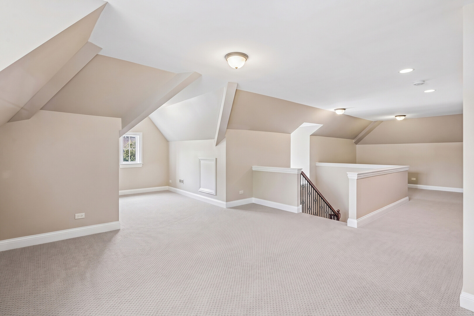639 N Wright Street Property Photo 35