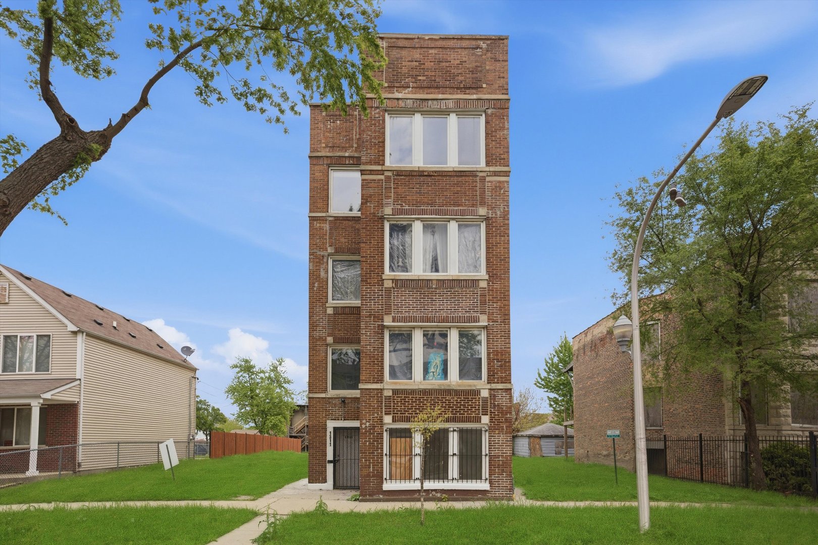1311 S Harding Avenue Property Photo 1