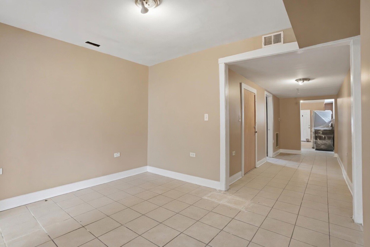 1311 S Harding Avenue Property Photo 4