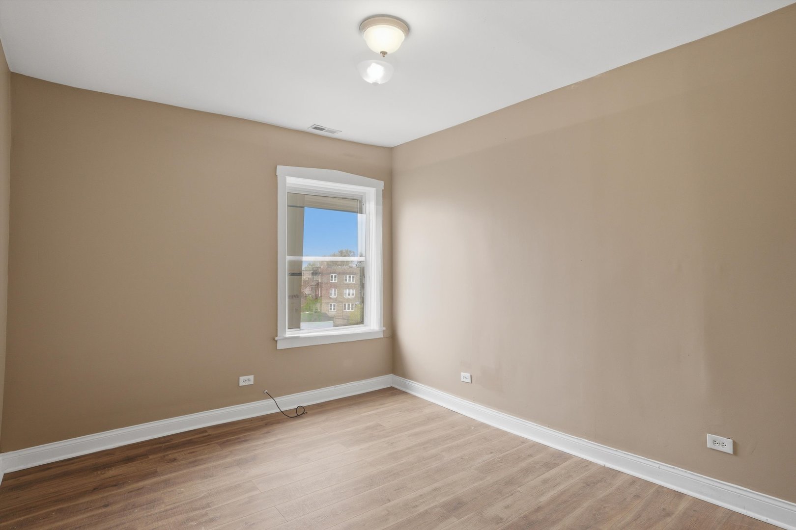1311 S Harding Avenue Property Photo 12