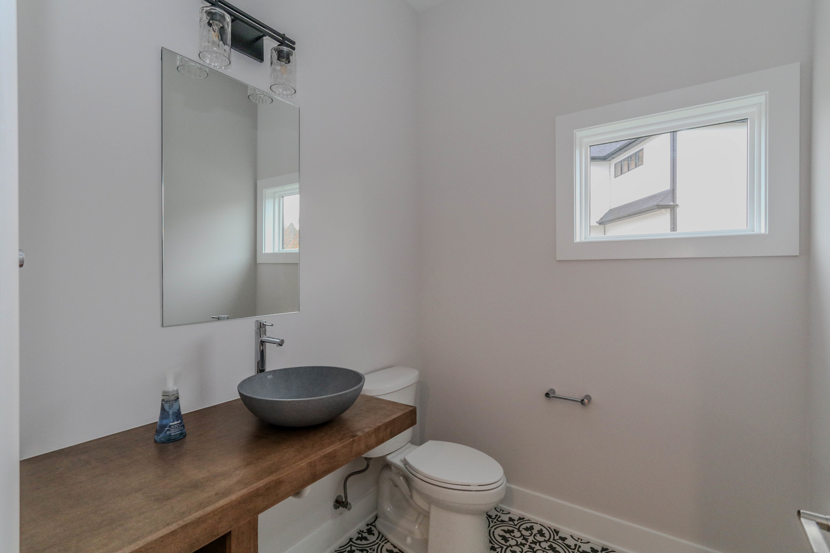 15738 Creekview Drive Property Photo 12