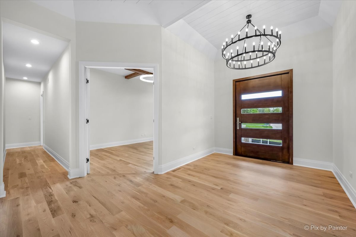 16514 Pine Hill Drive Property Photo 3