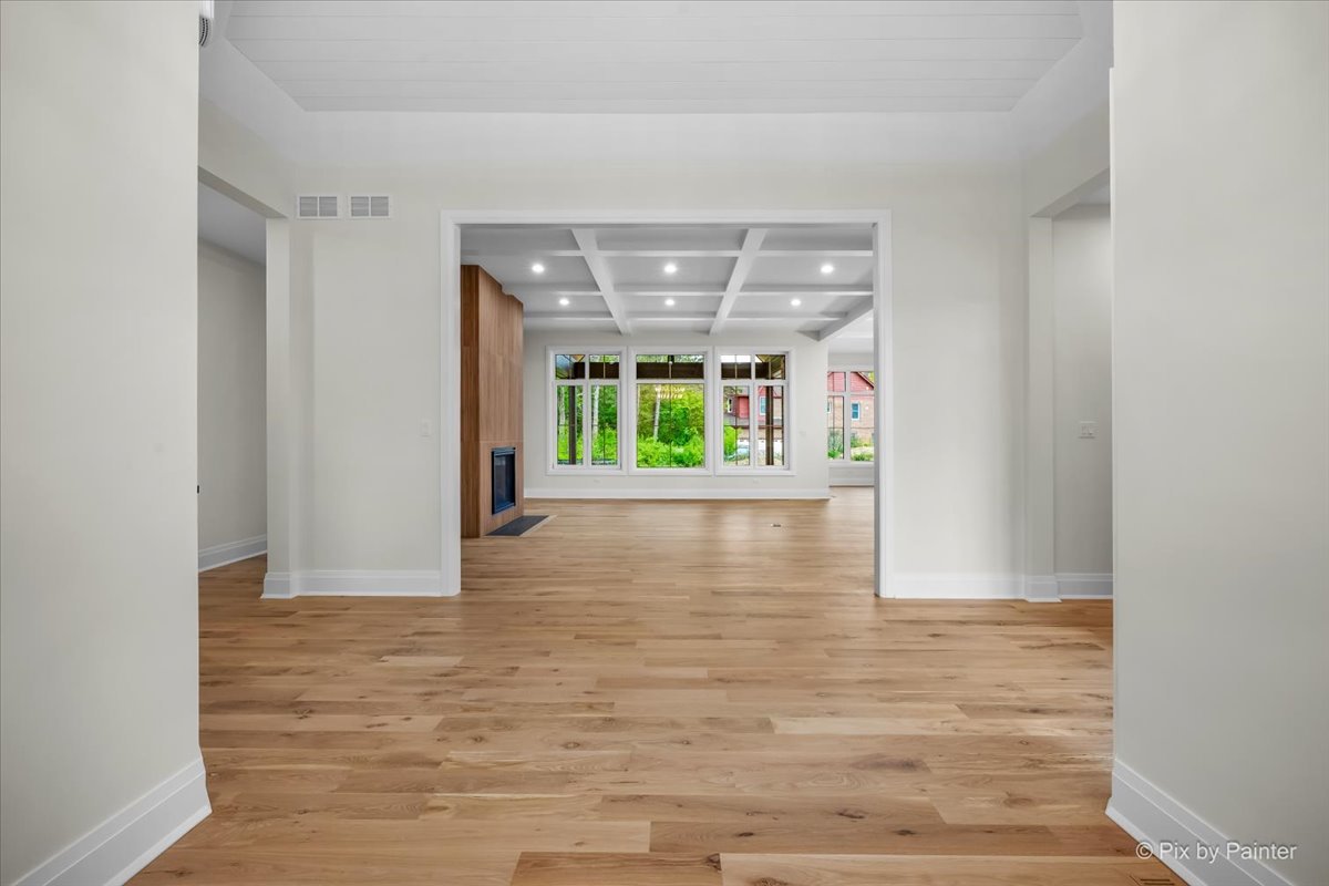 16514 Pine Hill Drive Property Photo 4
