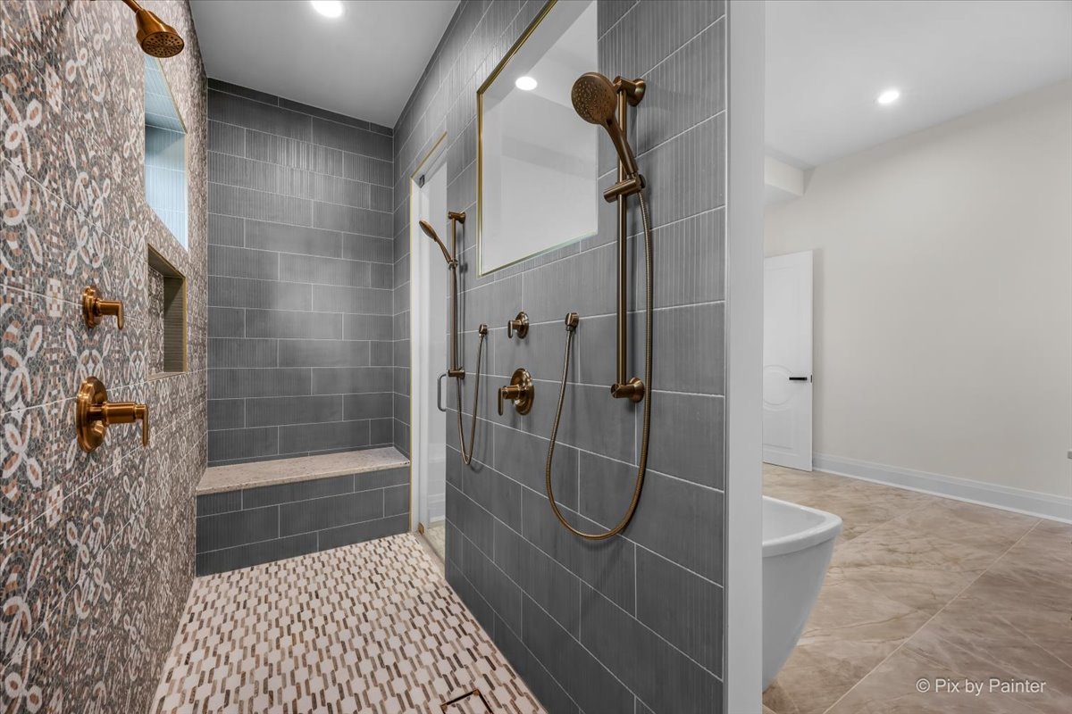 16514 Pine Hill Drive Property Photo 16
