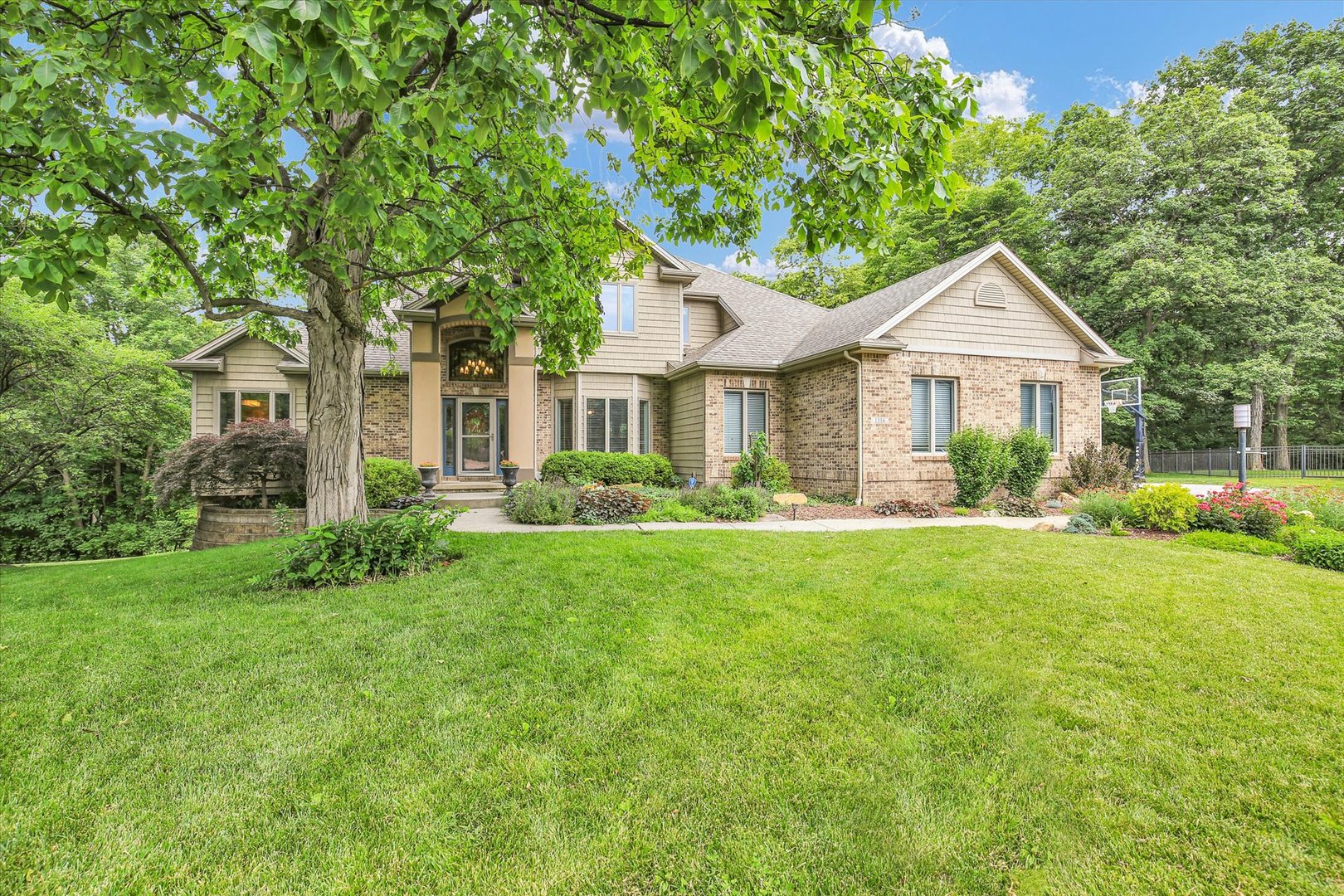 1516 River Bluff Drive Property Photo 1
