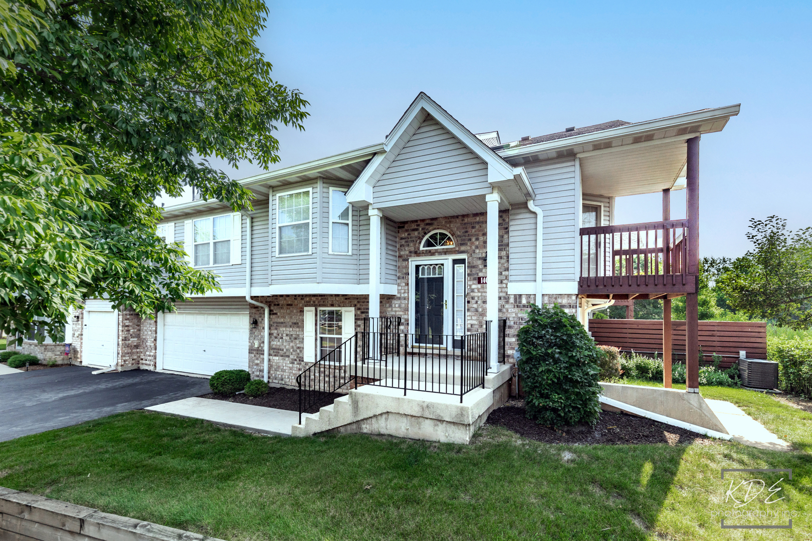 14017 S Cambridge Circle Property Photo 1