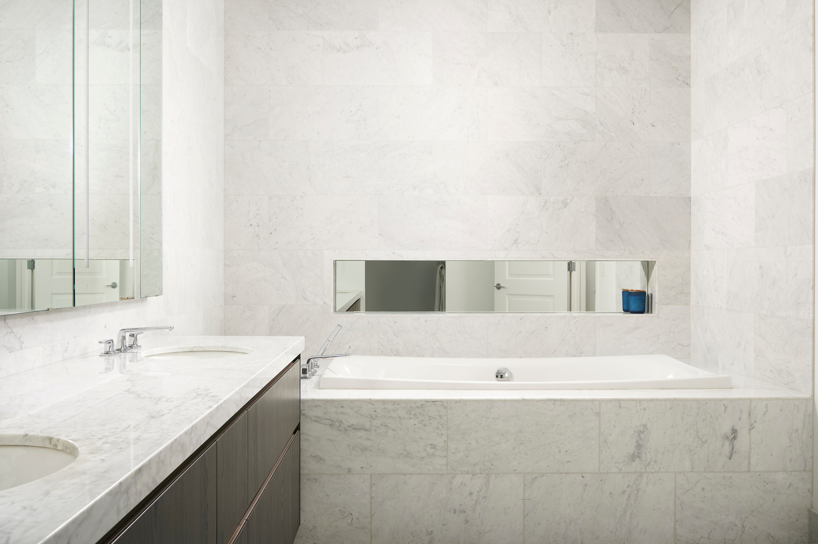 363 E Wacker Drive 3608 Property Photo 16