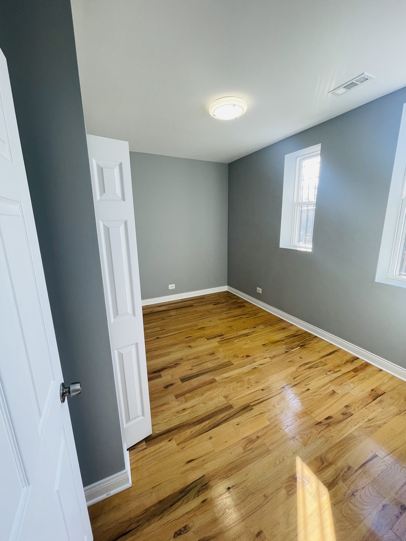 1411 E 67th Place 3e Property Photo 6