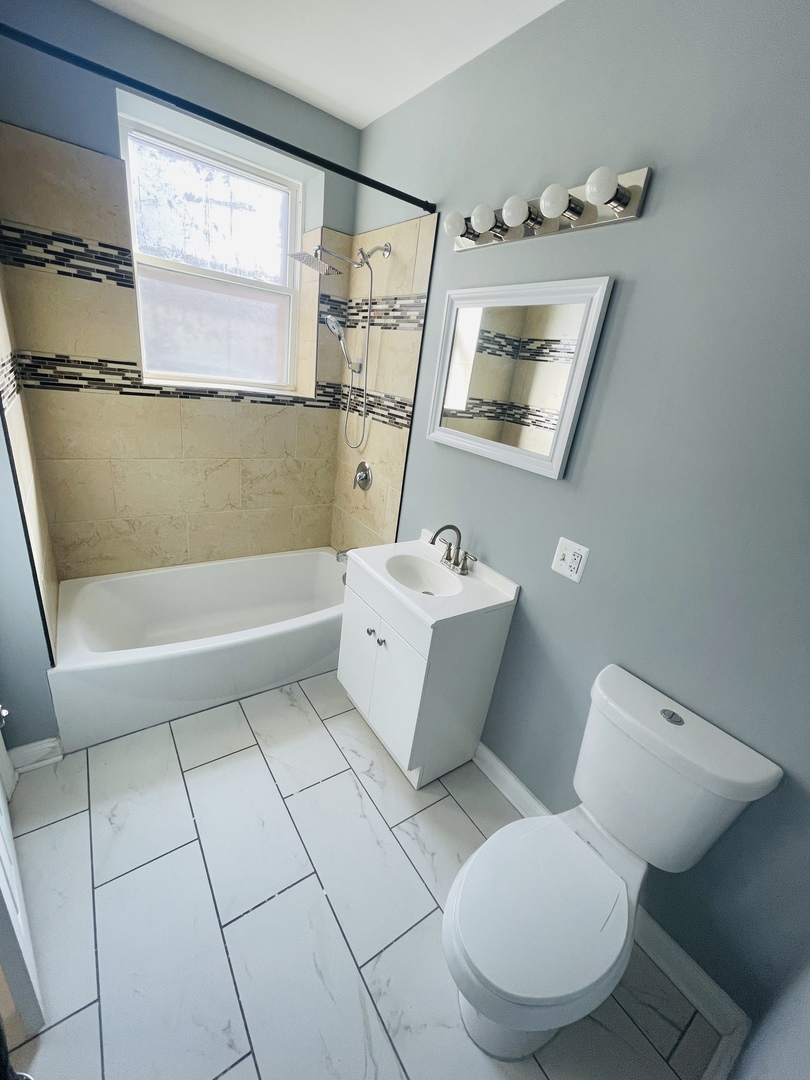 1411 E 67th Place 3e Property Photo 10
