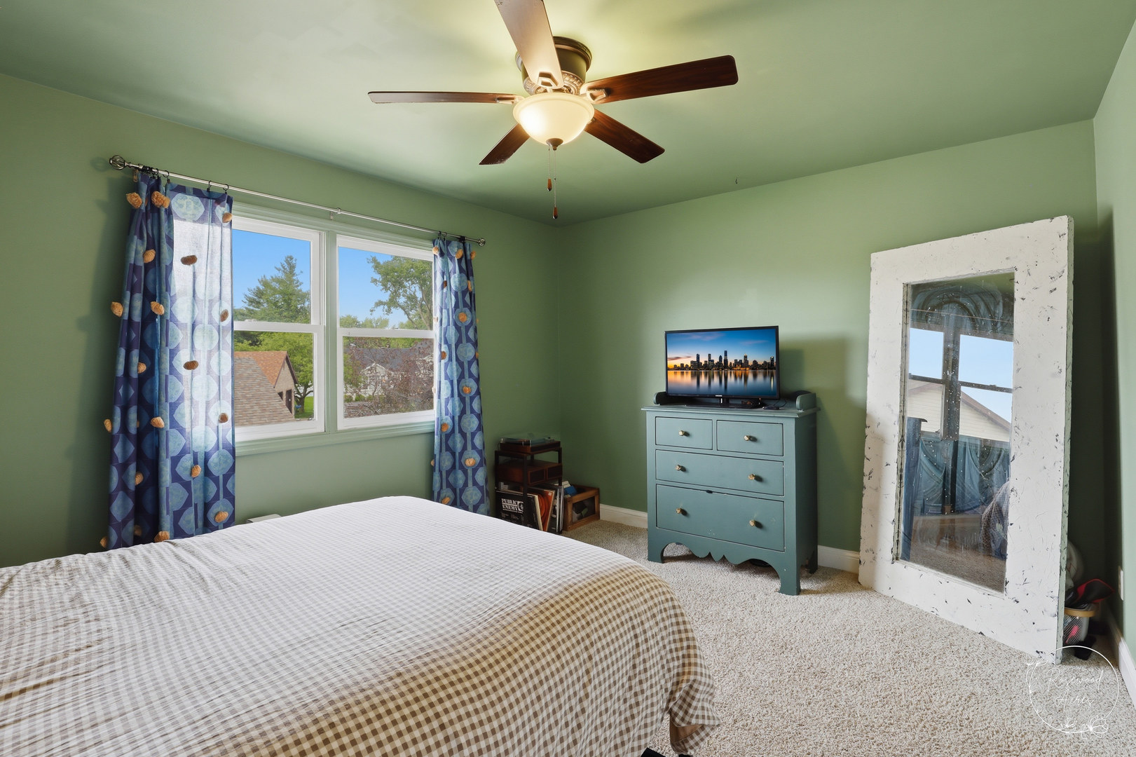 417 N Thames Court Property Photo 15