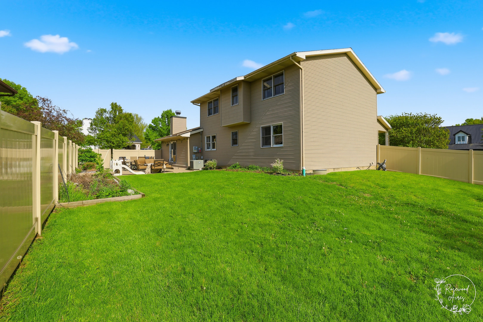417 N Thames Court Property Photo 23