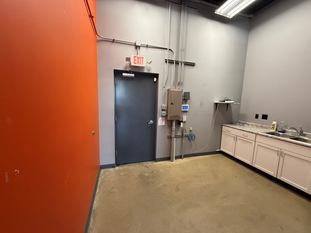 1800 N Division Street Property Photo 6