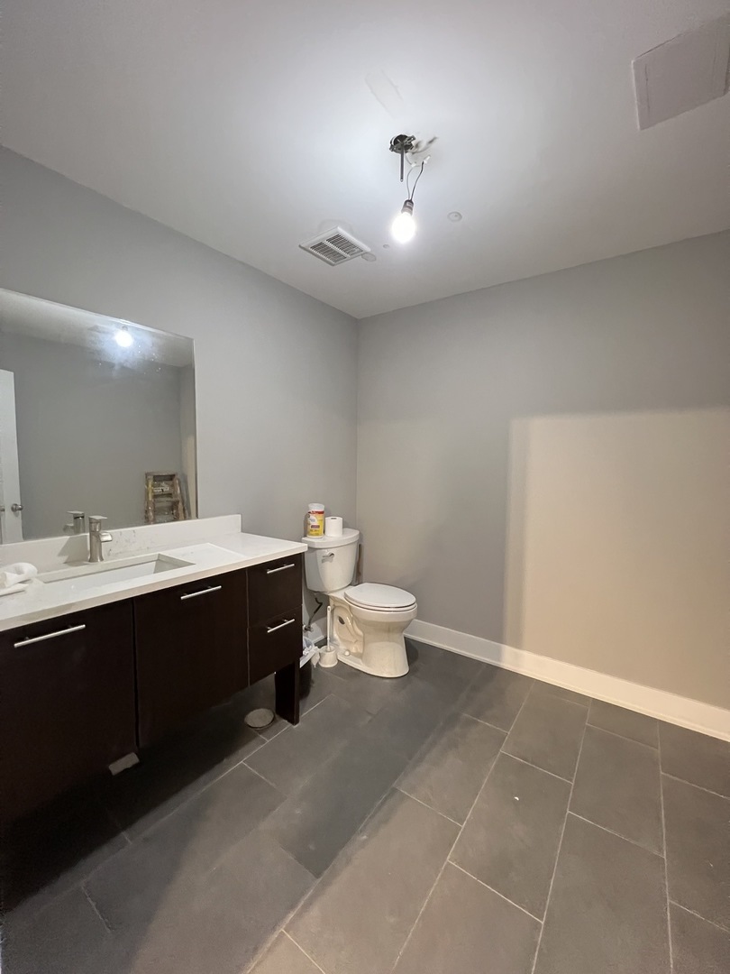 4244 N Elston Avenue Property Photo 10