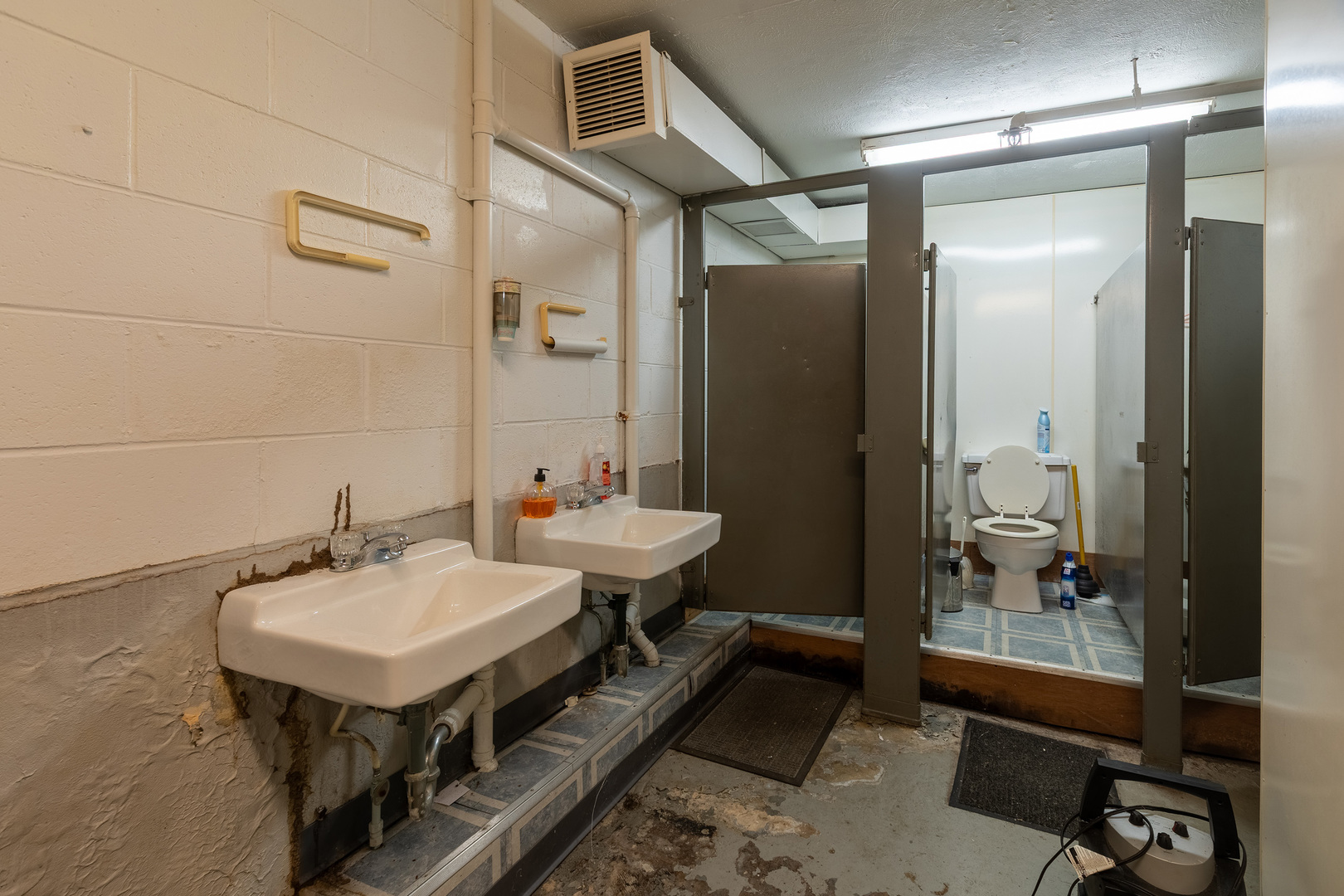 745b Sunset Avenue Property Photo 33