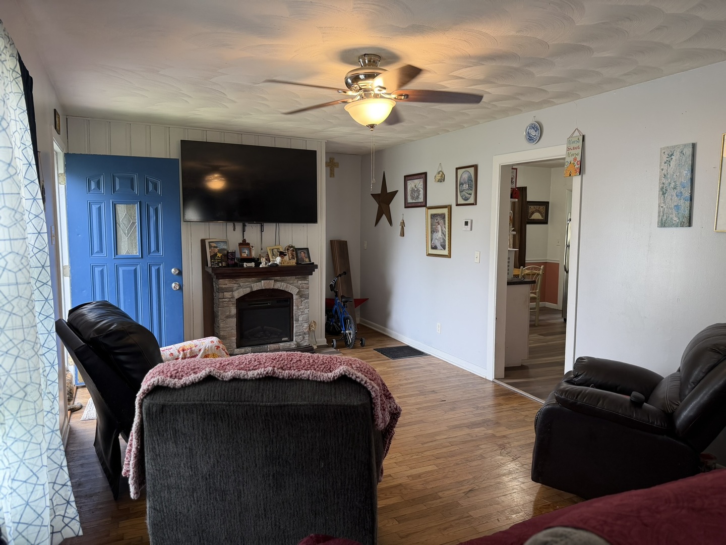 219 E Williams Street Property Photo 10