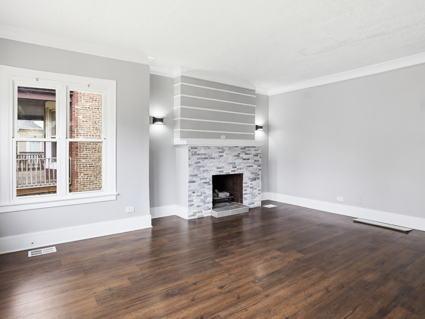 7815 S Emerald Avenue Property Photo 4