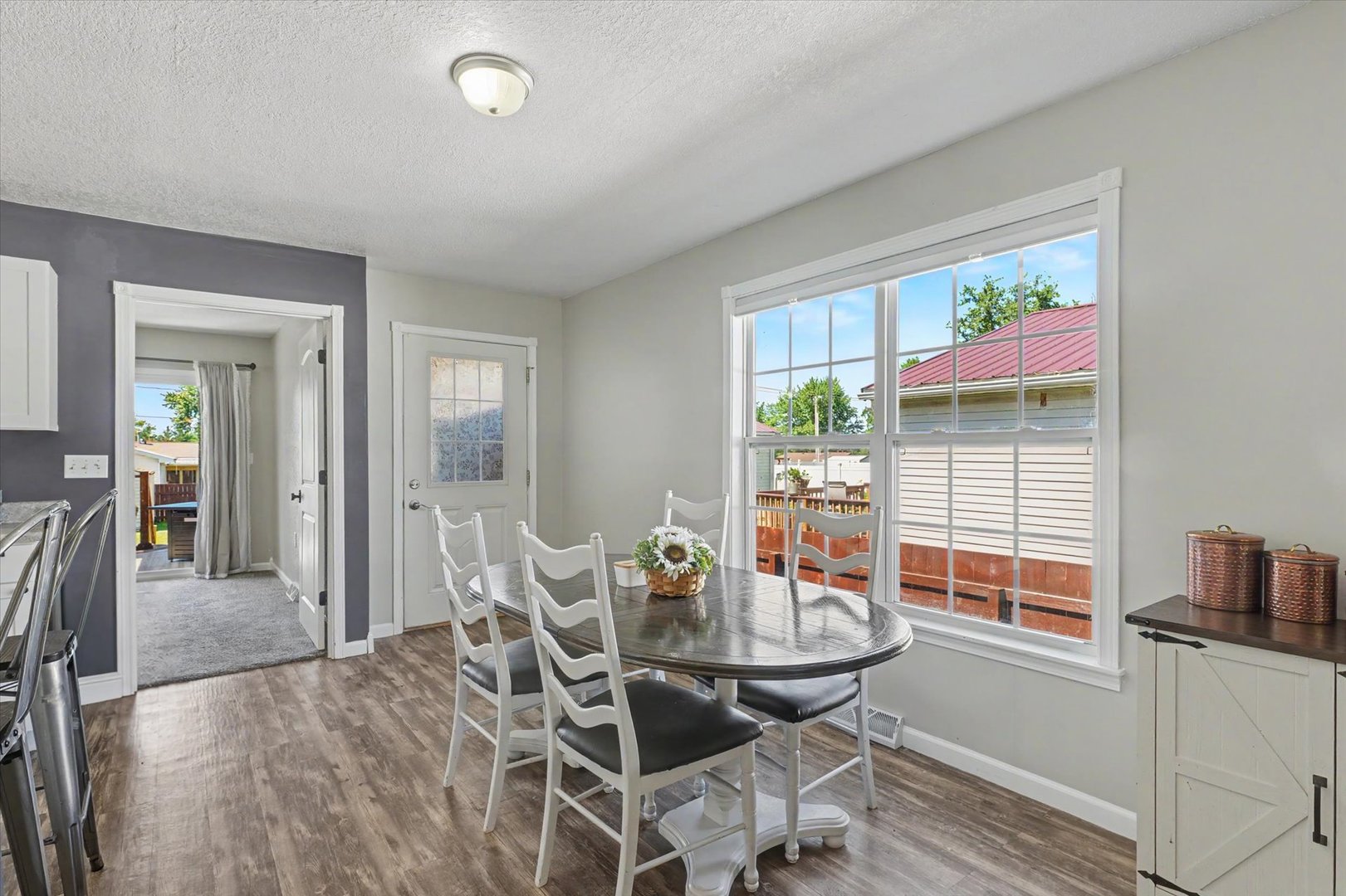 320 E Bogardus Street Property Photo 6