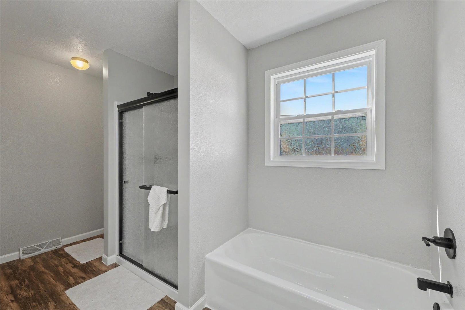320 E Bogardus Street Property Photo 14