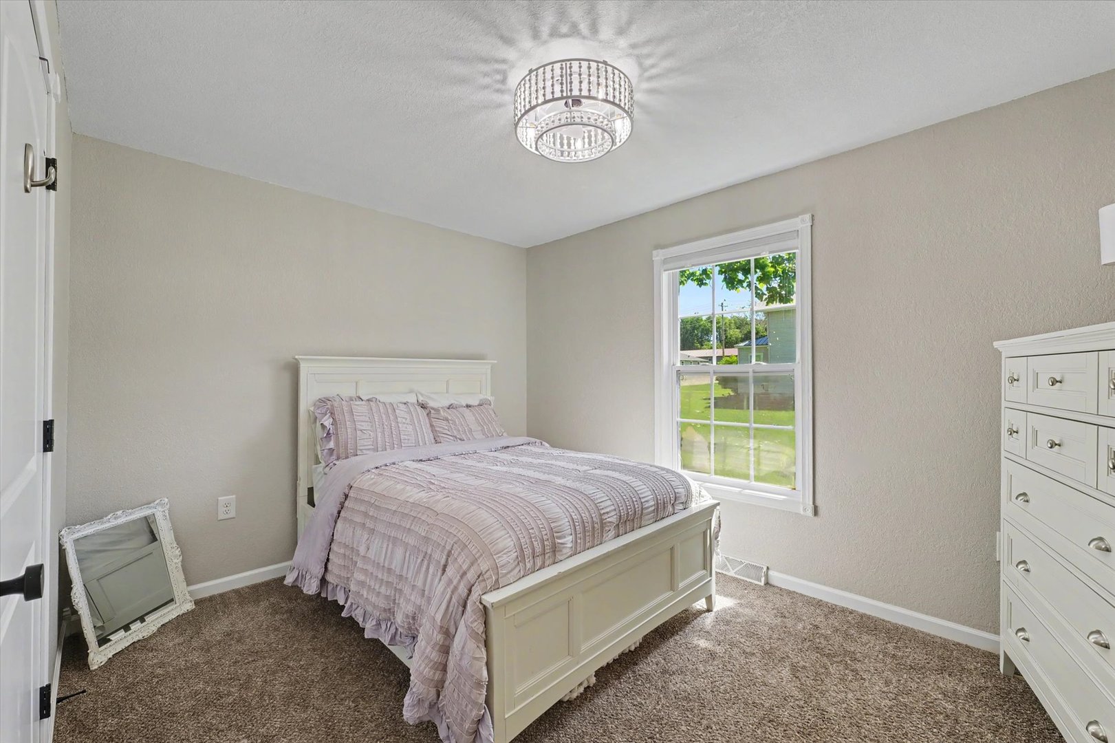320 E Bogardus Street Property Photo 15