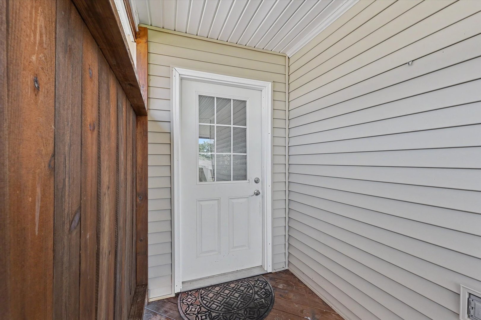 320 E Bogardus Street Property Photo 20