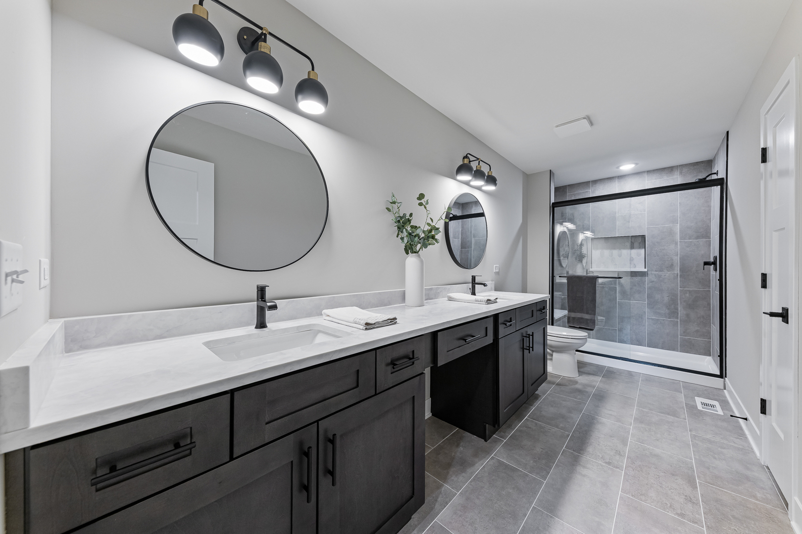 2600 Delavan Drive Property Photo 11