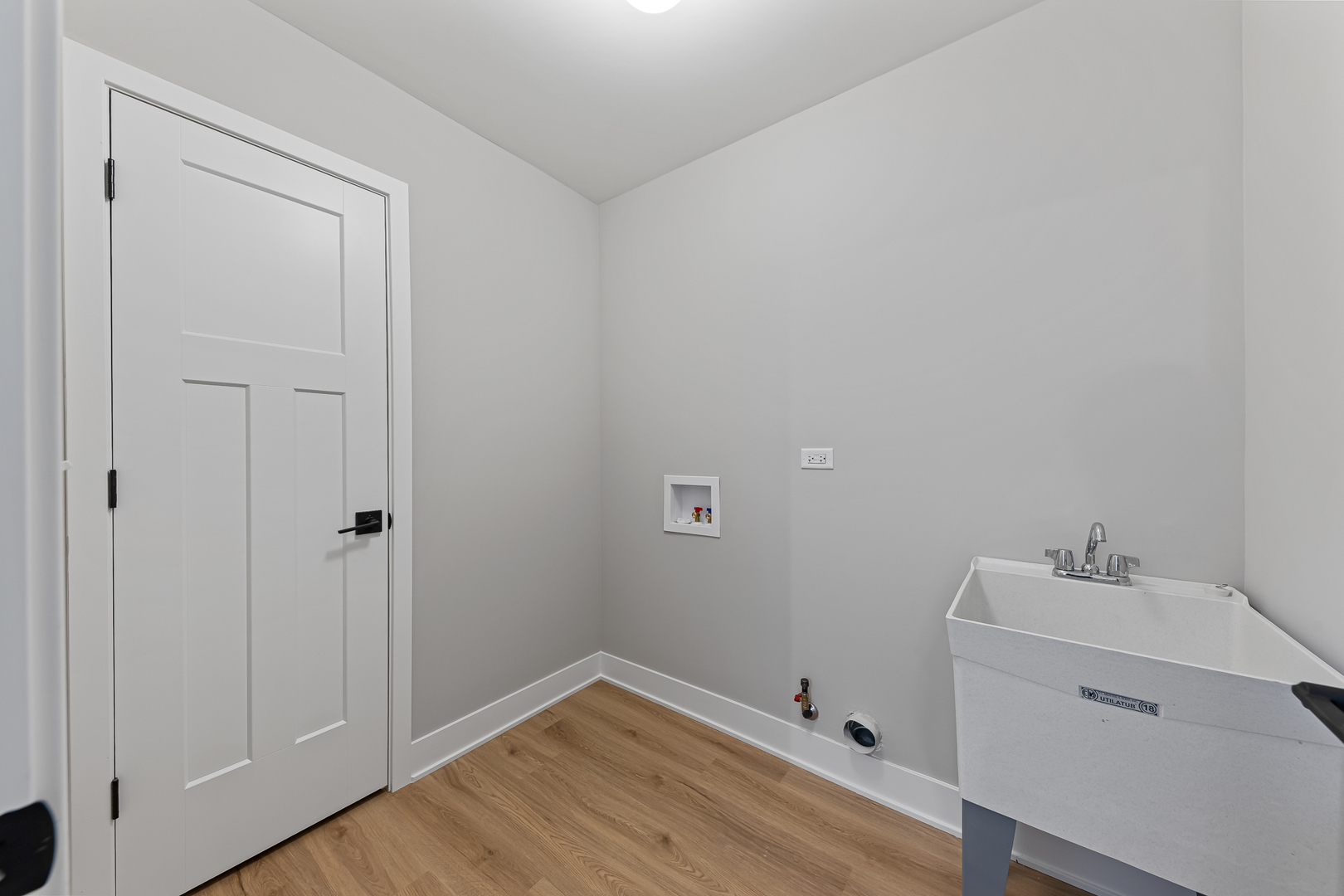 2600 Delavan Drive Property Photo 12