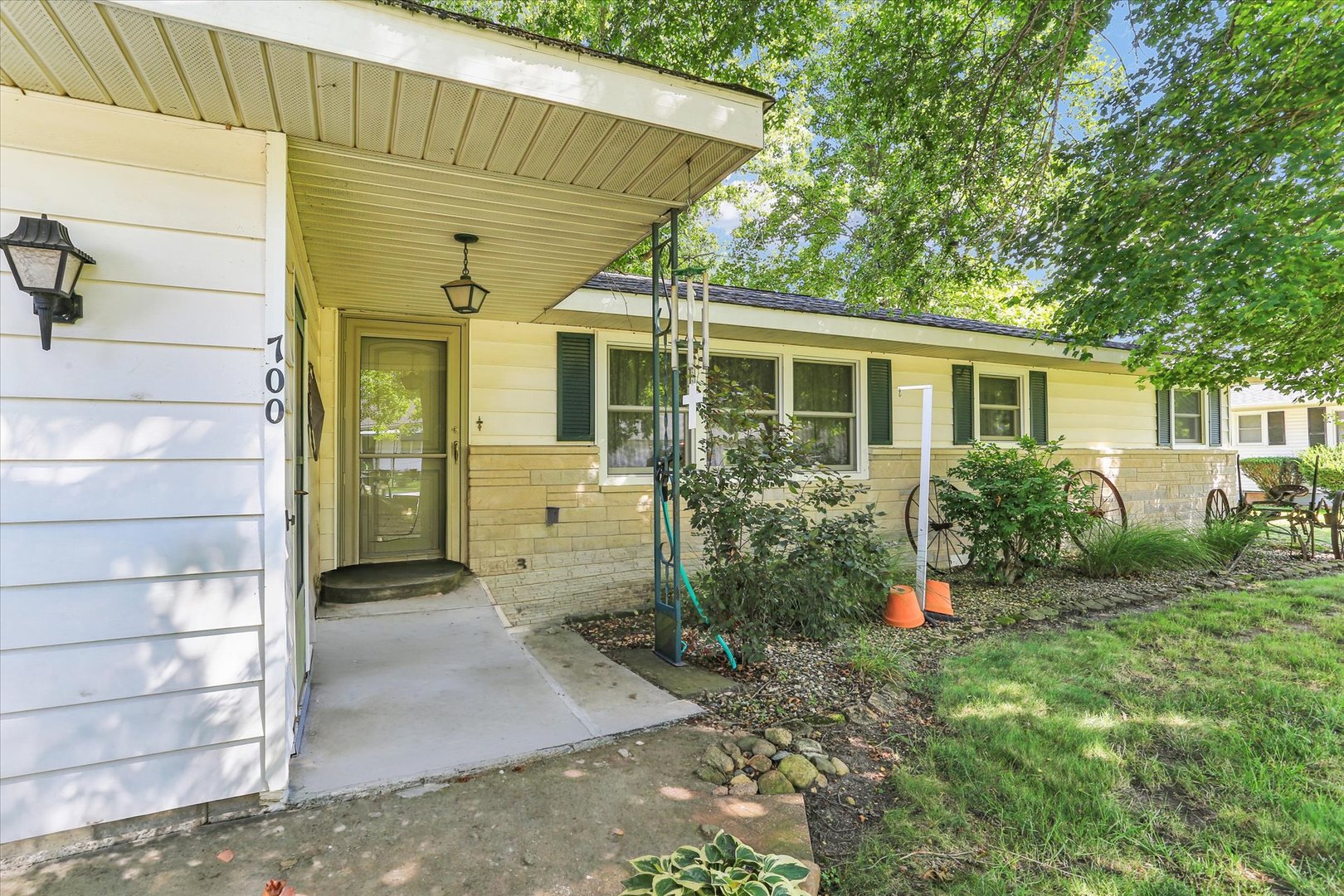 700 S D Street Property Photo 13