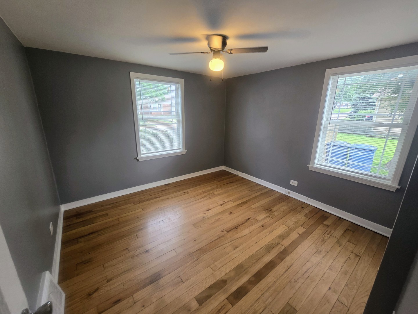 1640 N Prairie Avenue Property Photo 7