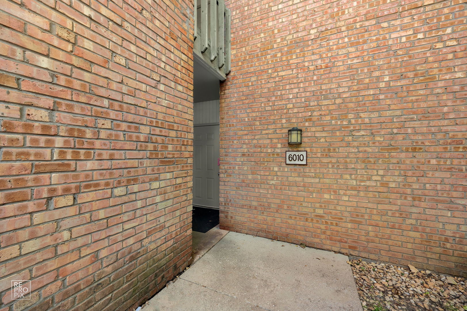 6010 Forest View Road 1b Property Photo 1