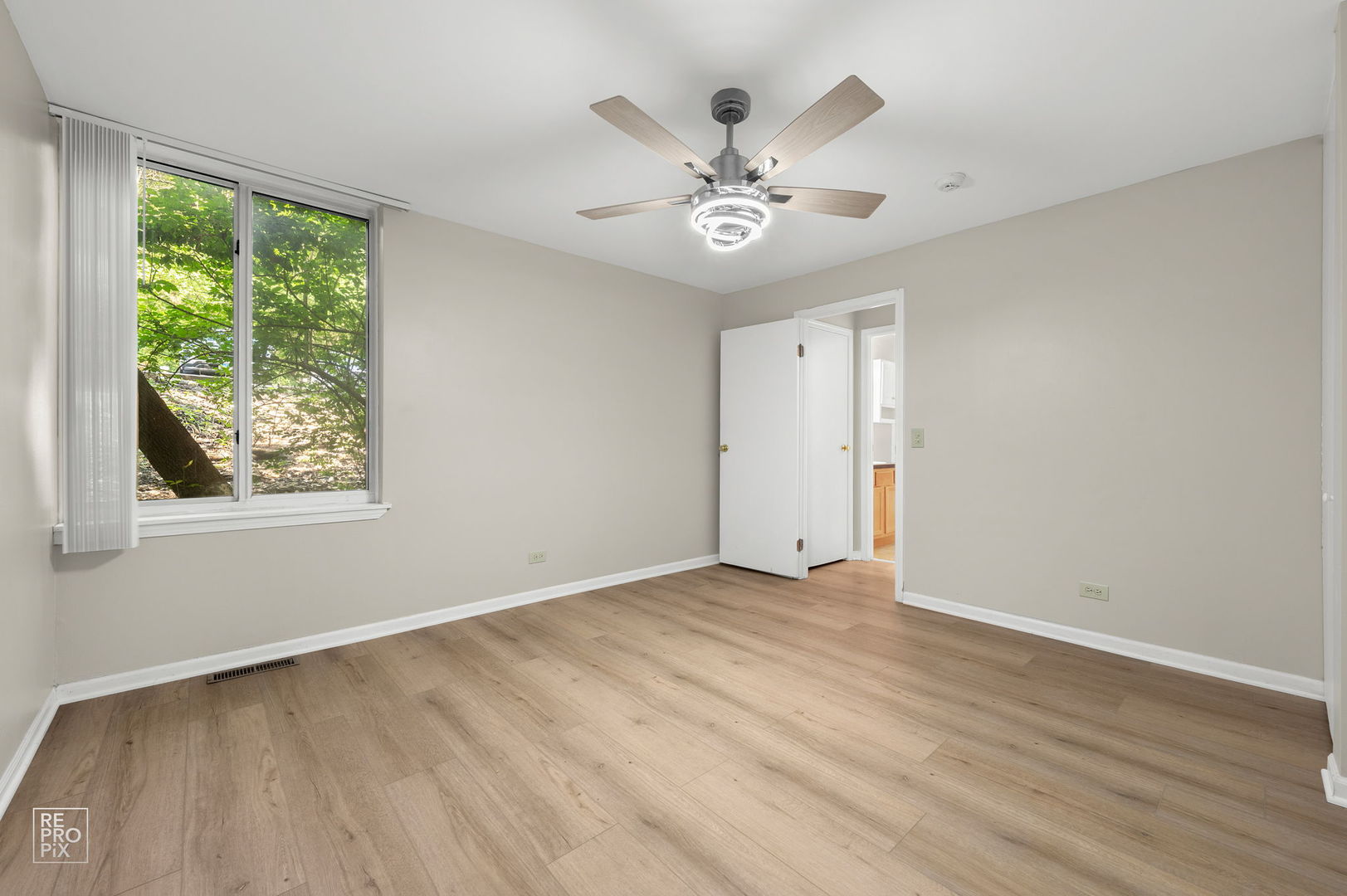 6010 Forest View Road 1b Property Photo 9