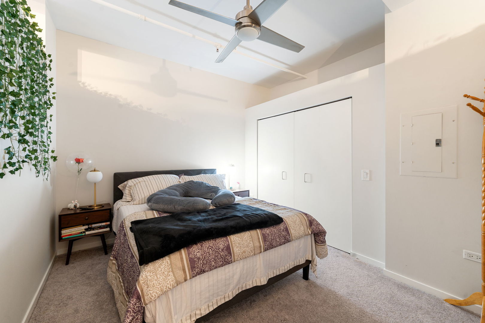6 E Monroe Street 1403 Property Photo 13