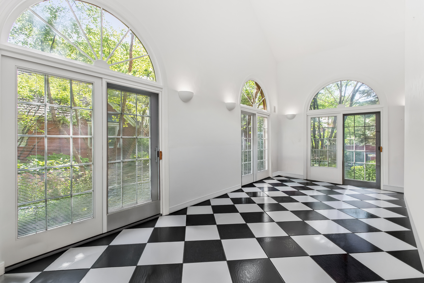22 Regent Wood Road Property Photo 2