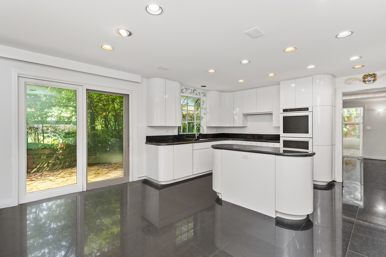 22 Regent Wood Road Property Photo 4