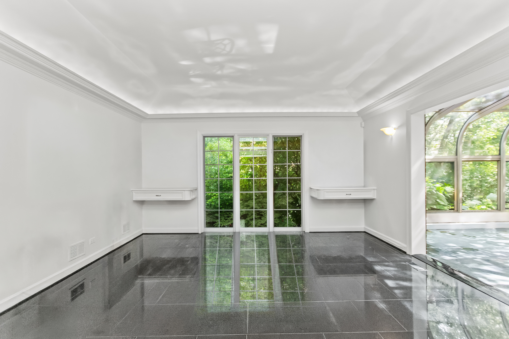 22 Regent Wood Road Property Photo 5