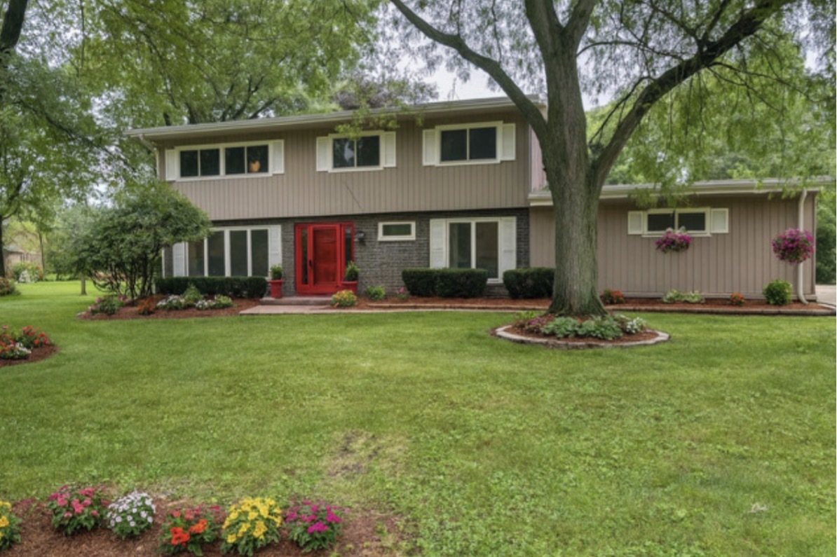 206 Julie Drive Property Photo 1
