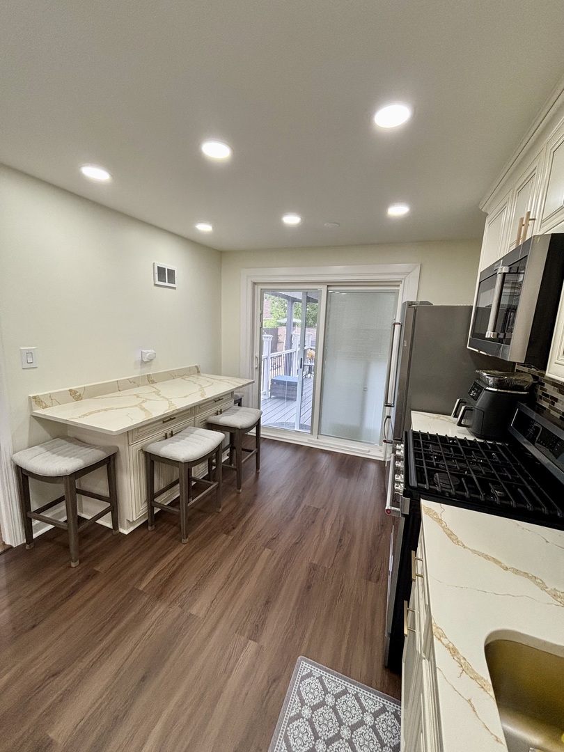 4100 W 81st Street Property Photo 8
