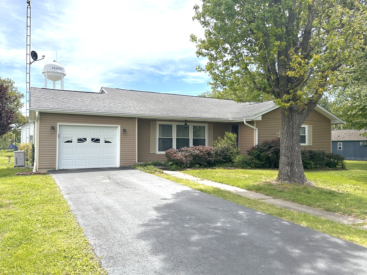 106 S George Street Property Photo 1