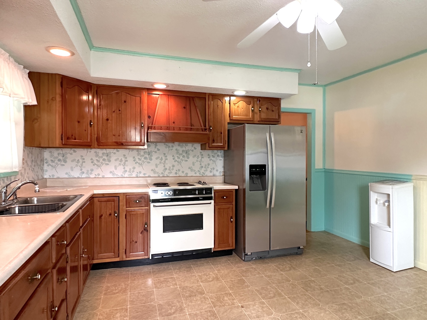 106 S George Street Property Photo 5