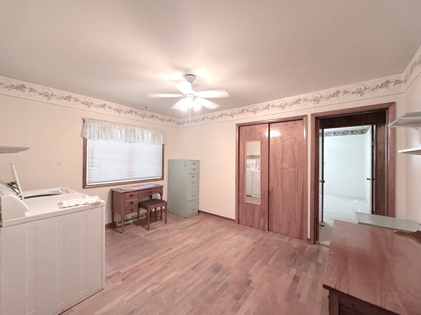 106 S George Street Property Photo 8