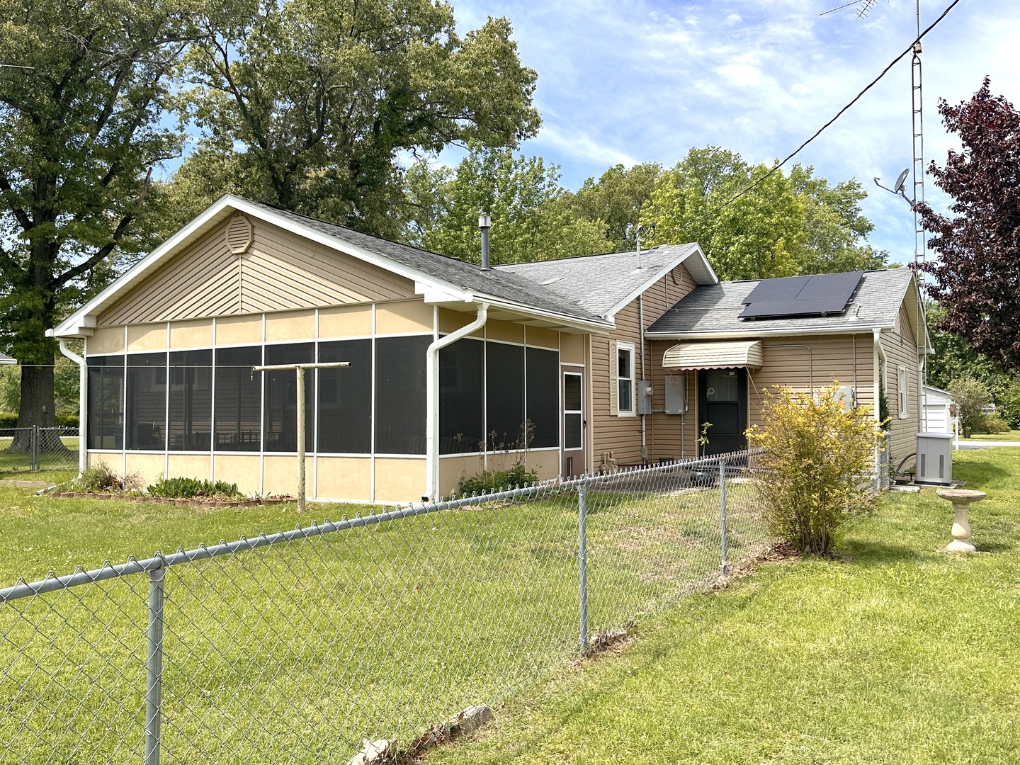 106 S George Street Property Photo 13