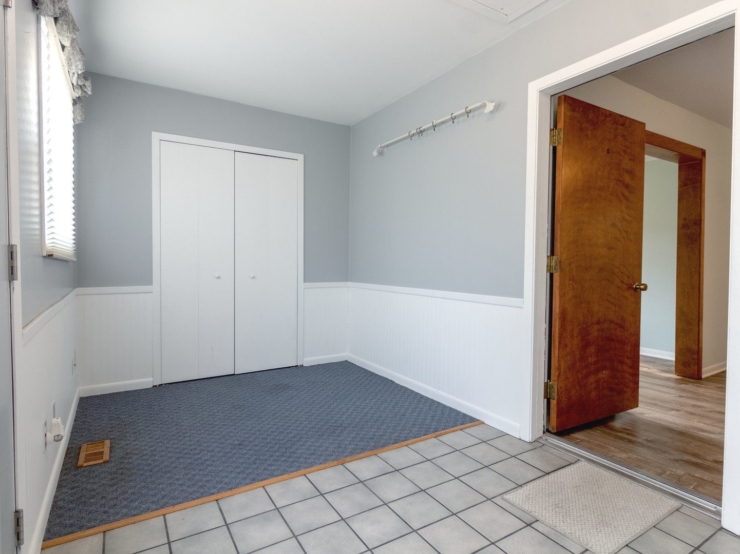 218 W South Street Property Photo 7