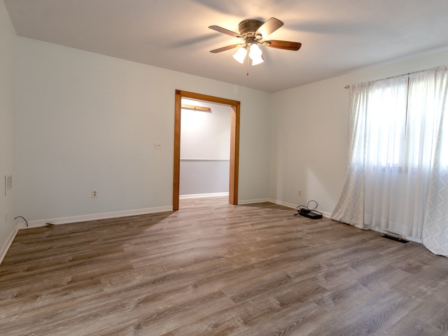 218 W South Street Property Photo 8